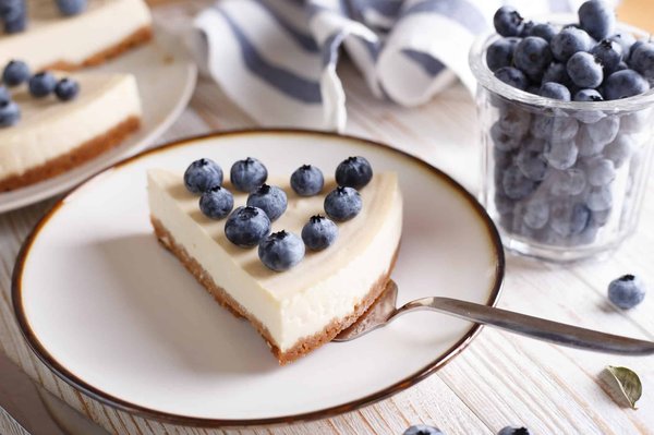 Quels sont les ingrédients pour un cheesecake sans cuisson aux fruits de la passion ?